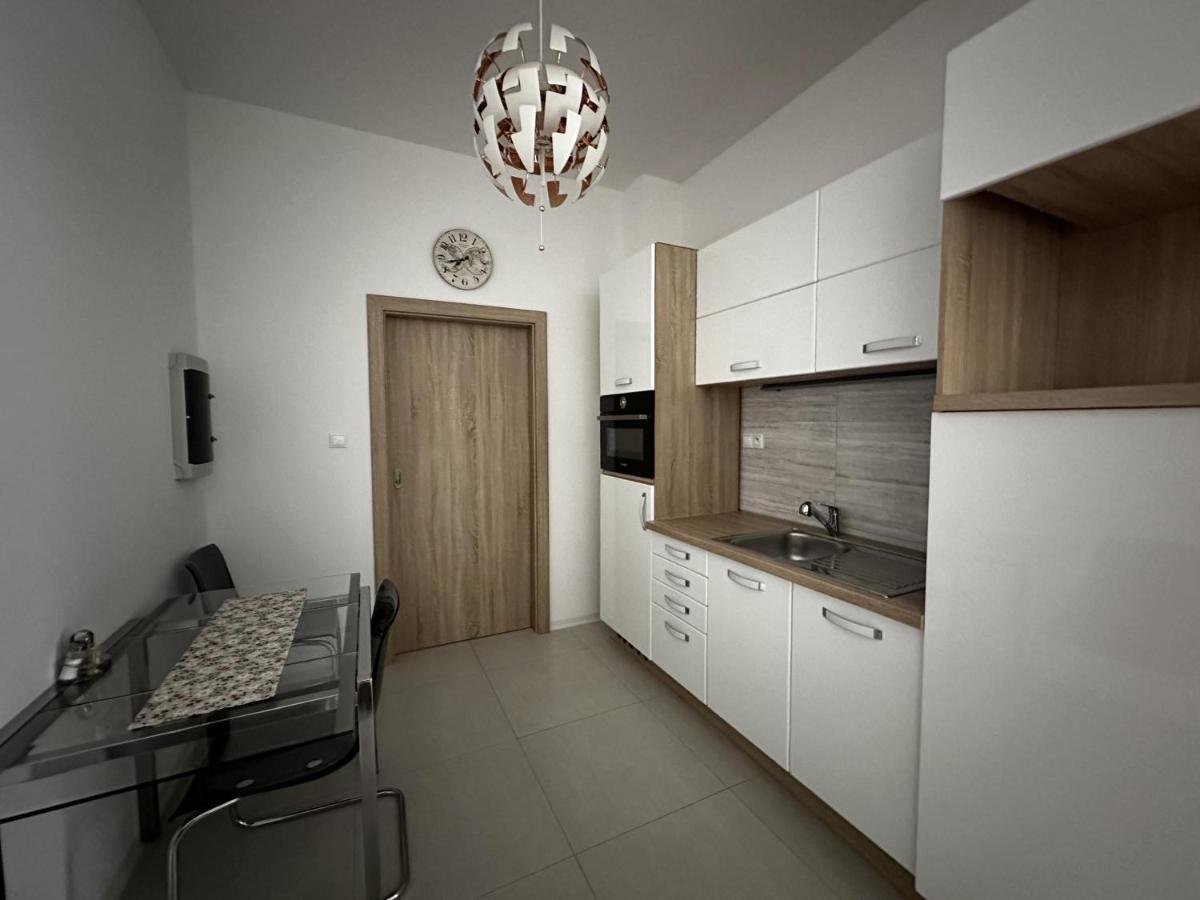 פישטני Apartman Lodenica מראה חיצוני תמונה