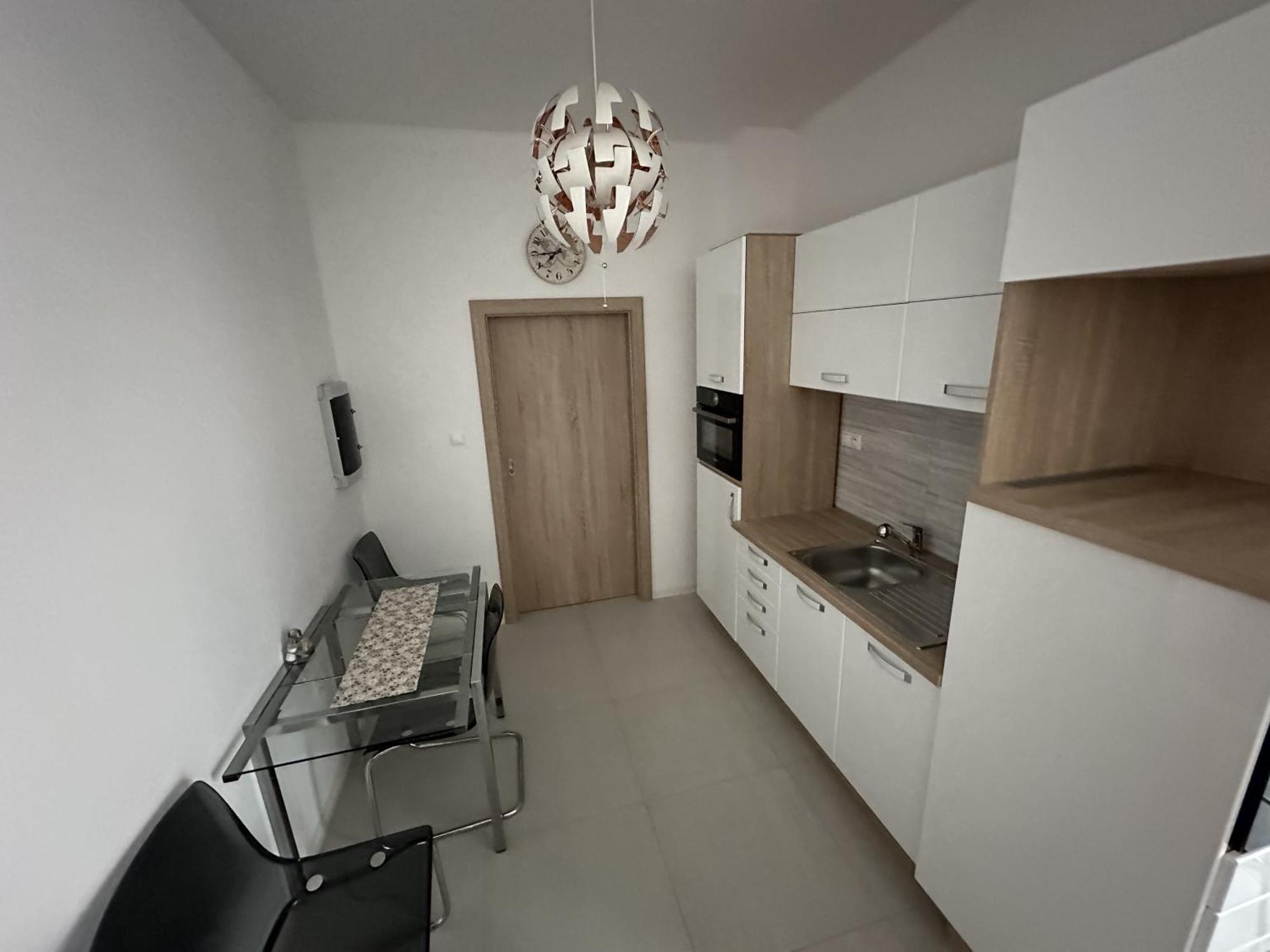 פישטני Apartman Lodenica מראה חיצוני תמונה